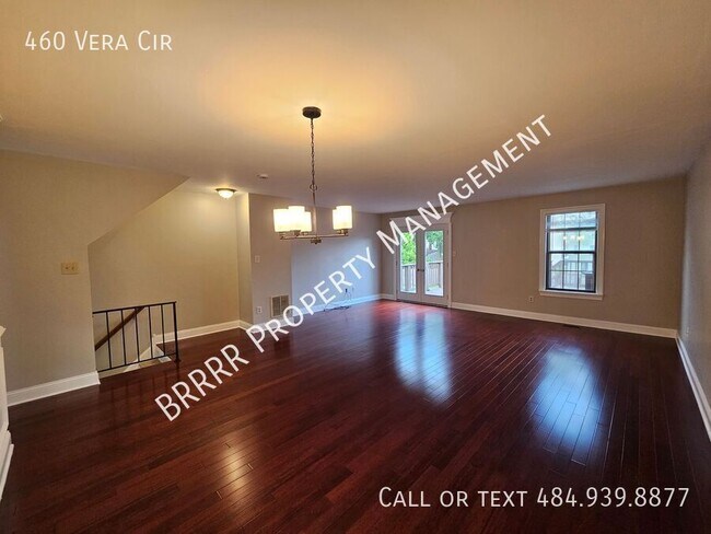 Building Photo - 460 Vera Cir