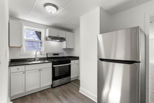 Building Photo - 77 Bellevue Ave