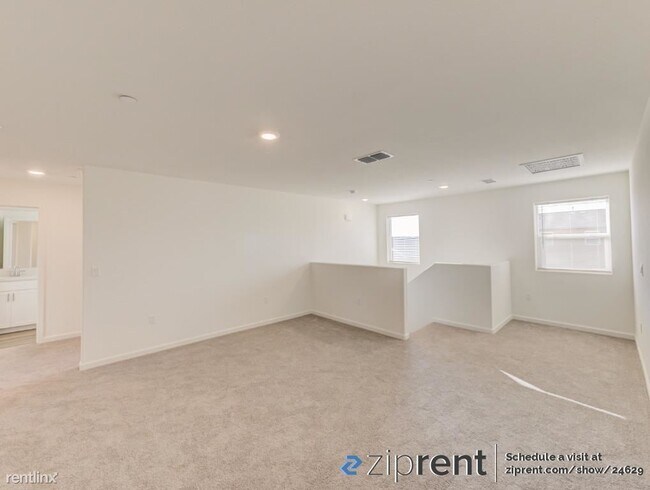 Foto del edificio - 4 br, 3 bath House - 986  South Kandarian ...