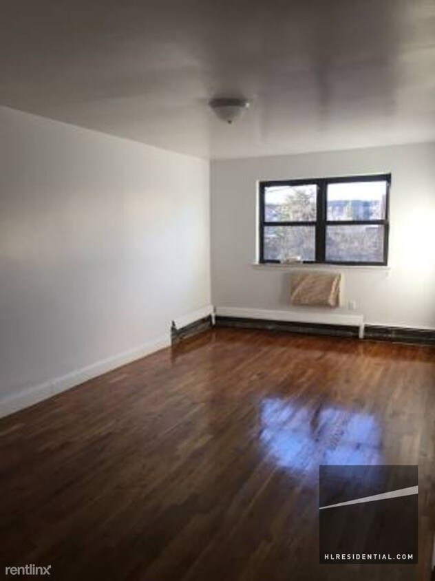 Foto principal - 6706 Austin St