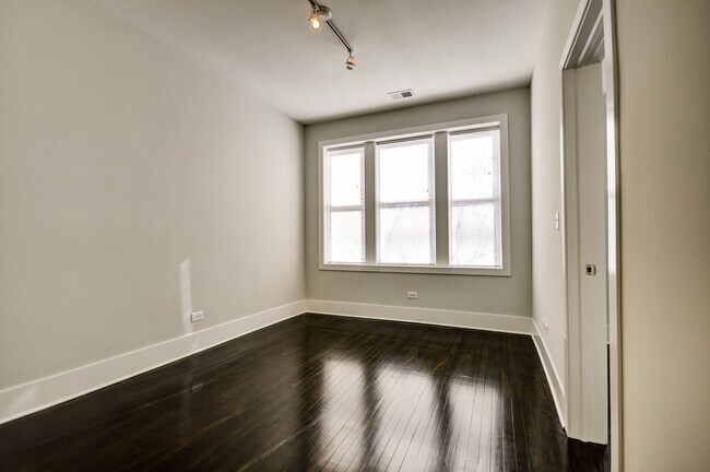 Building Photo - 1720 W 21st St