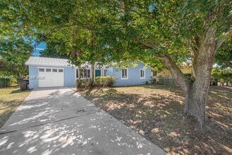 Building Photo - 3185 SW Crumpacker St