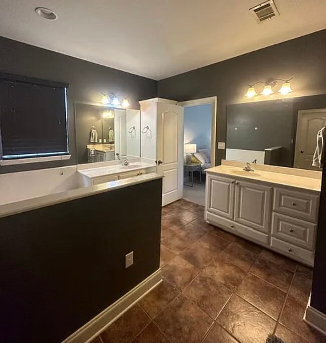 Building Photo - 8658 E Cypress Point Ct