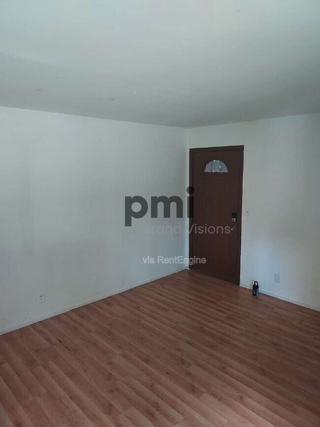 Building Photo - 904 W Macon St