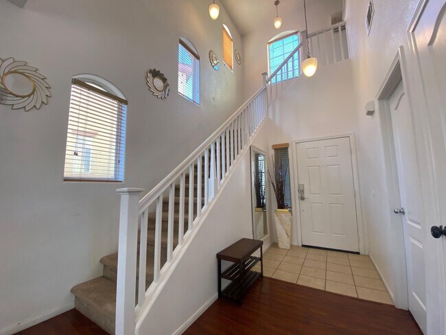 Building Photo - 5091 Auburn Skyline St