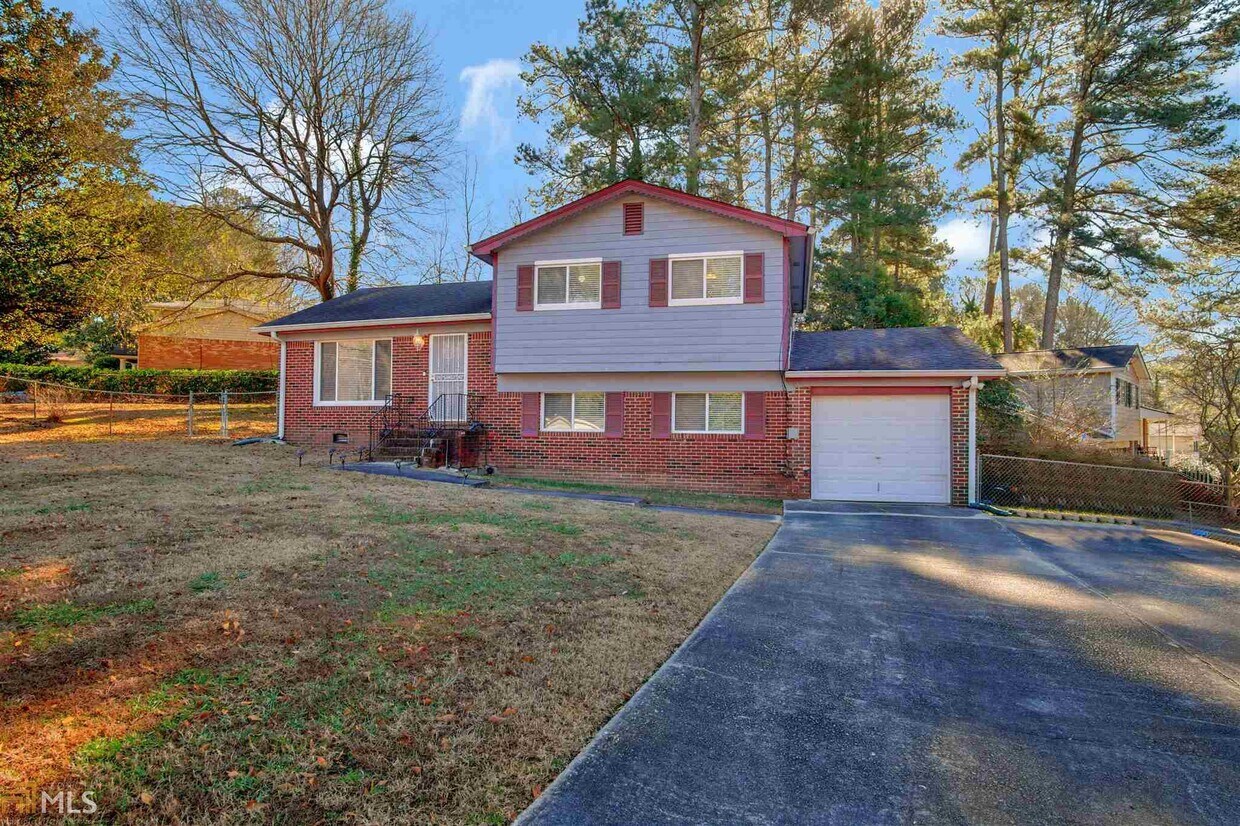Primary Photo - 2000 Jones Rd NW