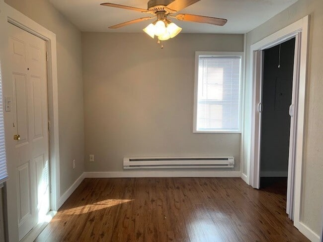 Building Photo - 1 BEDROOM 1 BATH HOUSE