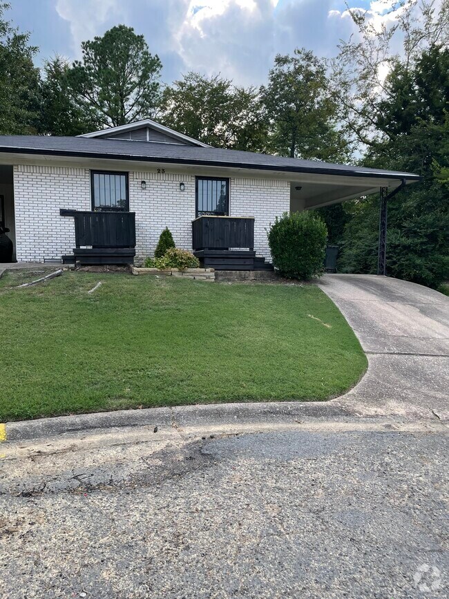 Building Photo - 23 Rosemunn Dr