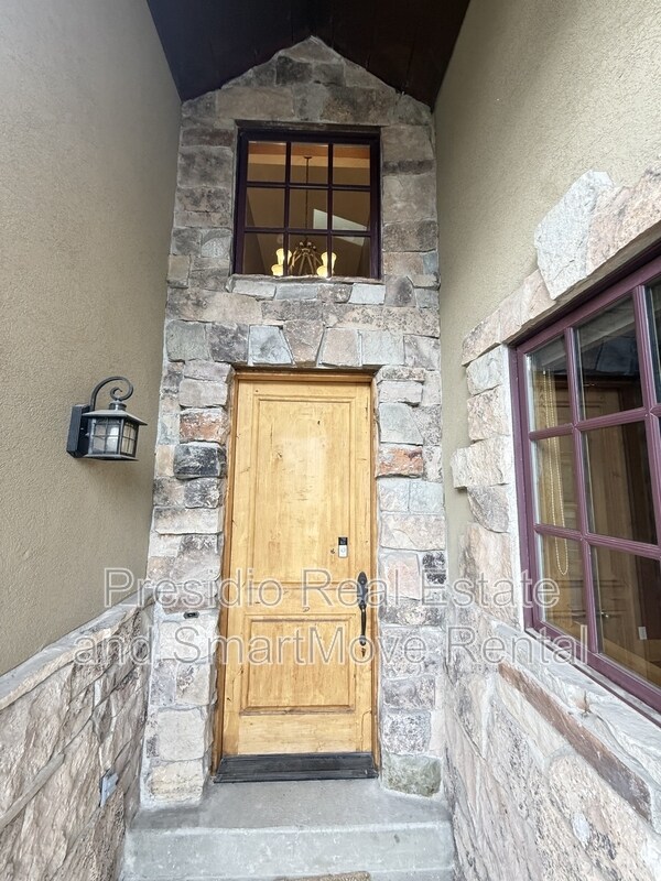 Foto del edificio - 606 Holly Haven Cir