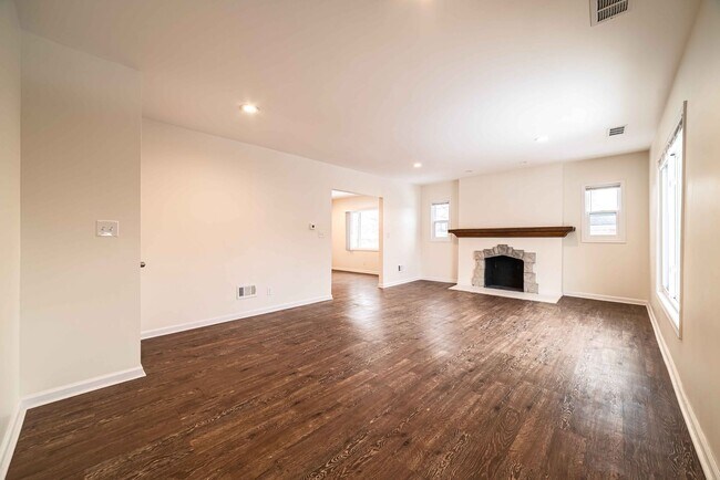 Building Photo - 17596 Santa Rosa Dr