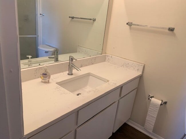 Building Photo - 2350 E Geddes Ave