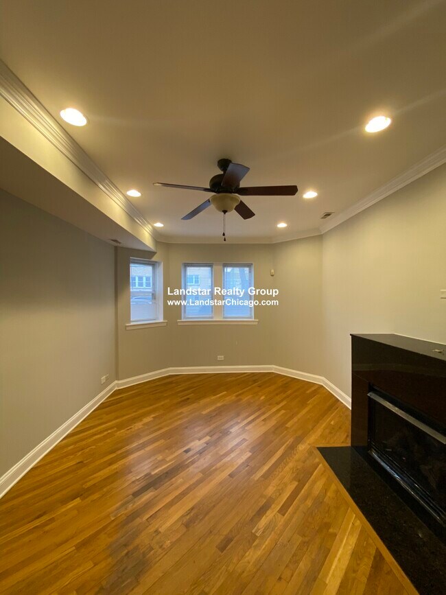 Foto del edificio - 2242 W Morse Ave