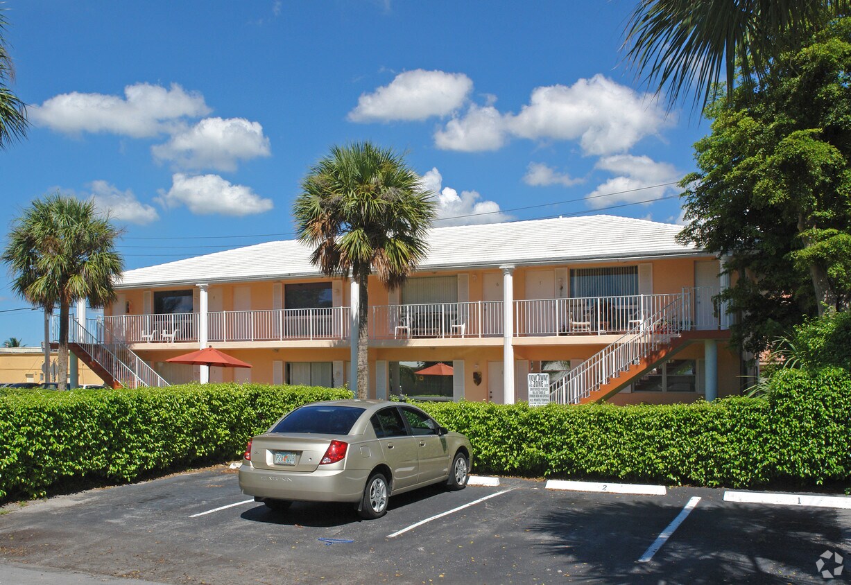 Foto del edificio - 2801 NE 49th St