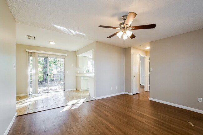 Foto del edificio - 9556 Brimton Dr