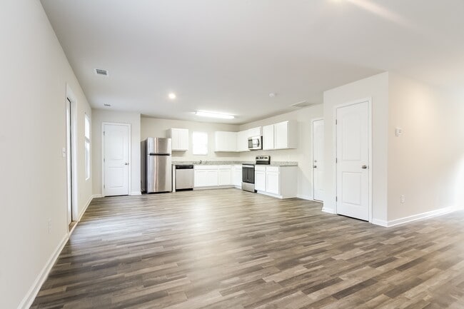 Building Photo - 157 Evvalane Dr