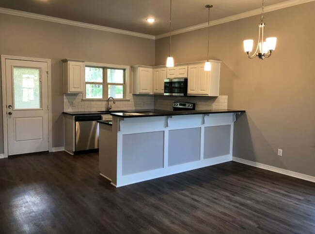 Building Photo - 2911 Meadow Brook Trl