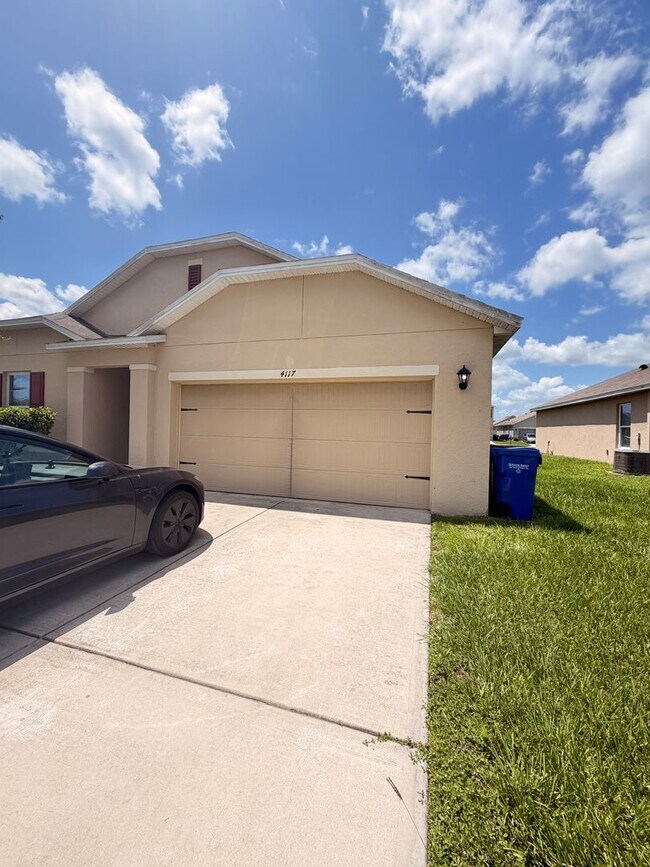 Foto del edificio - 4 Bedroom, 2 bathroom, spacious home in Winter Haven ...