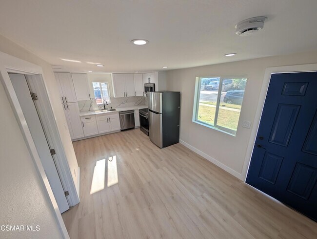 Foto del edificio - 16430 Clymer St