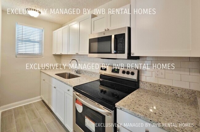 Building Photo - 1401 W 30th St