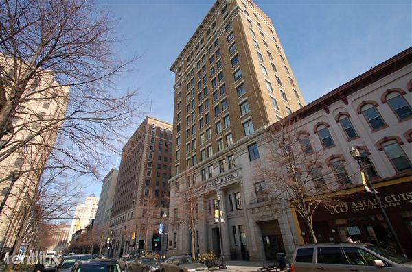 Primary Photo - 60 Monroe Center St NW