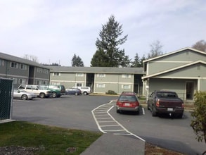 Building Photo - 425 Filbert Ln