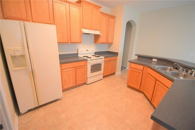 Building Photo - 4825 Aguila Pl