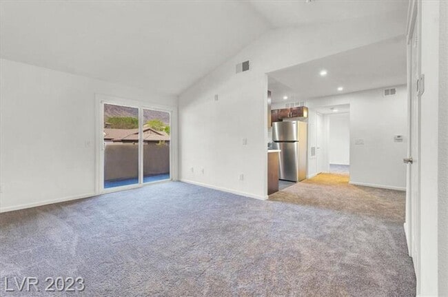 Building Photo - Stunning condo in Henderson!