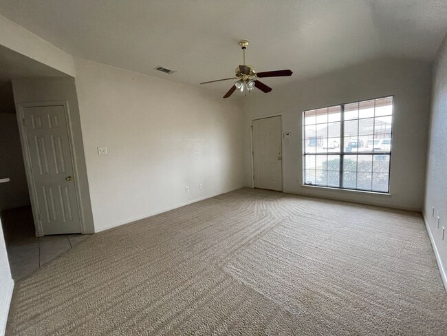 Building Photo - 1508 Nicholas Cir