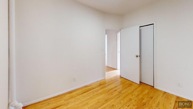 Foto del edificio - 240 Waverly Pl