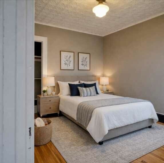 Dormitorio 2 decorado - 415 E Saint Germain St