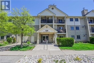 Building Photo - 735 Deveron Crescent