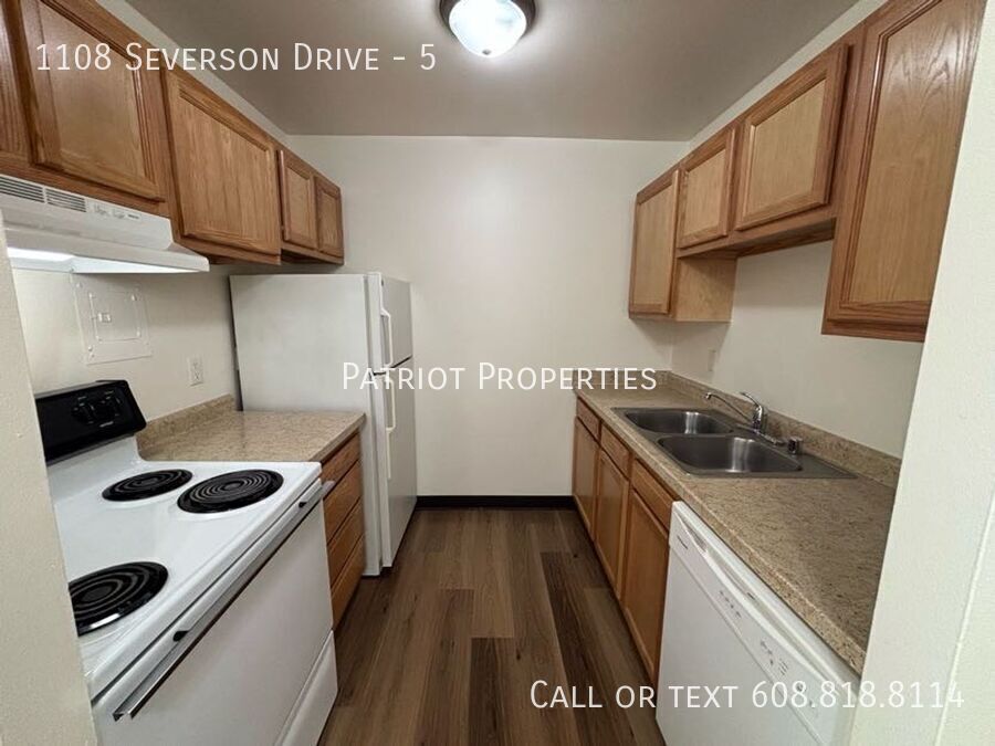 Foto principal - 1 bedroom/ 1 bath apartment in Sun Prairie...