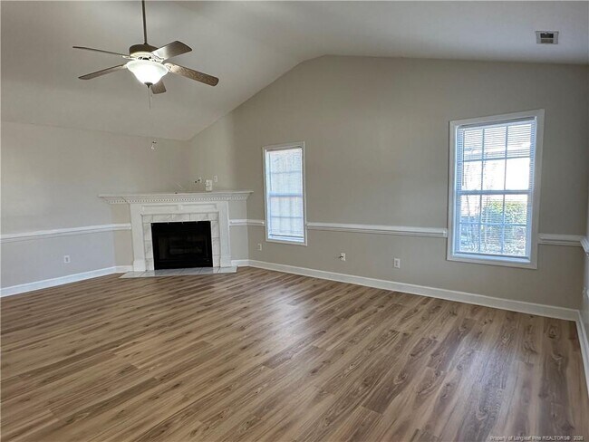 Foto del edificio - 1034 Canter Ln