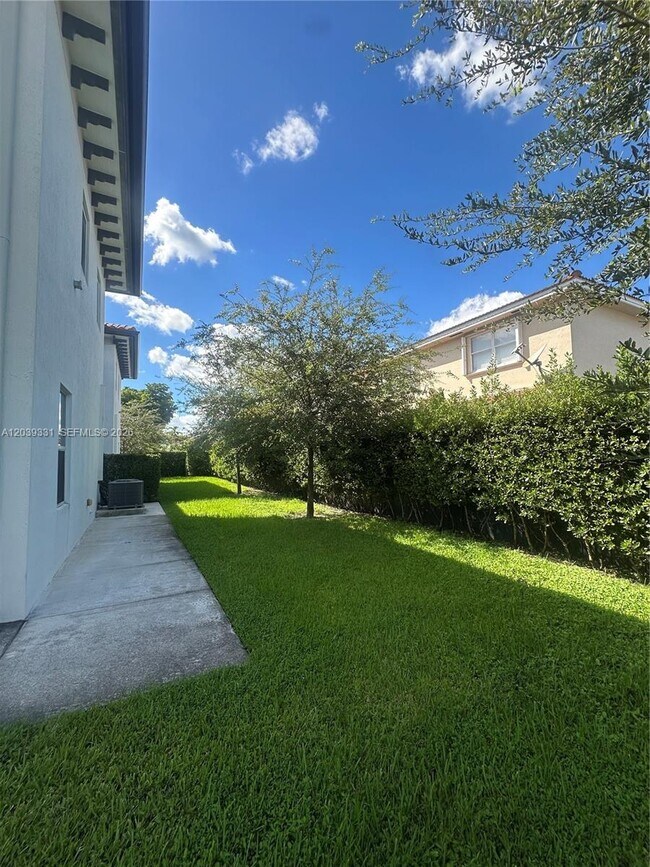 Foto del edificio - 6410 SW 139th Avenue Rd