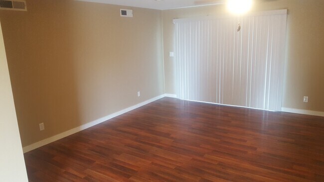 Foto del edificio - 1291 Creswell Dr