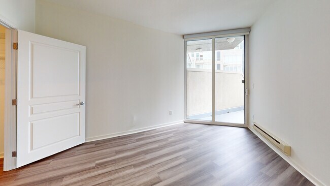 Interior Photo - 388 Beale