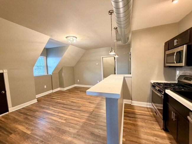 Photo - 227 N Negley Ave Apartment