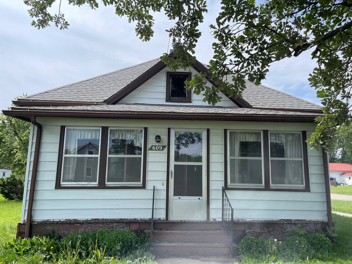 Foto principal - 2 Bedroom, 1 Bathroom Home located in Stan...