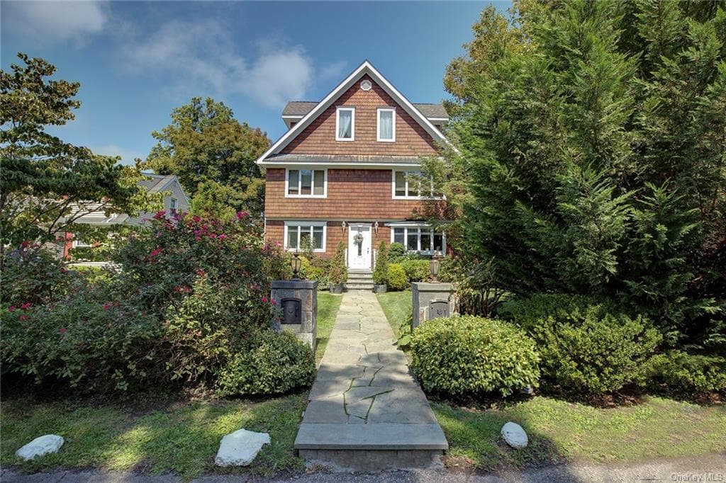Primary Photo - 2 Goldwin St