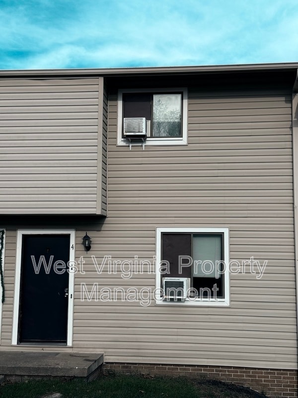 Primary Photo - 4 Cherrywood Terrace