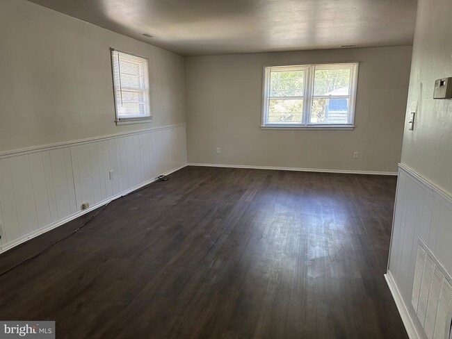 Building Photo - 257 Evergreen Ave