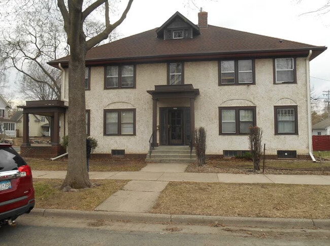 Building Photo - 1305 W 34th St