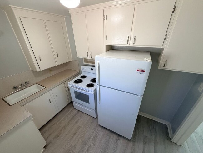 Building Photo - One Bedroom Cottage in the Heart of Salem