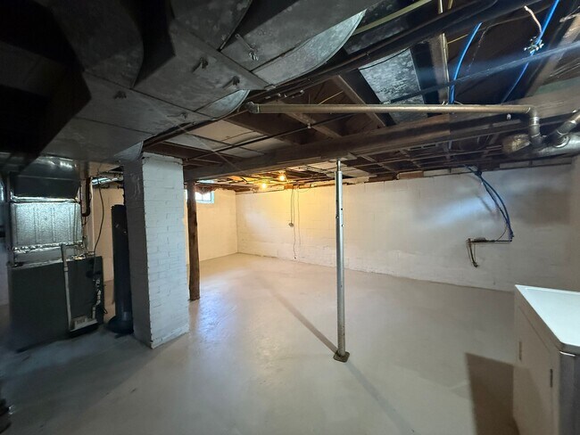 Foto del edificio - 2311 N Averill Ave