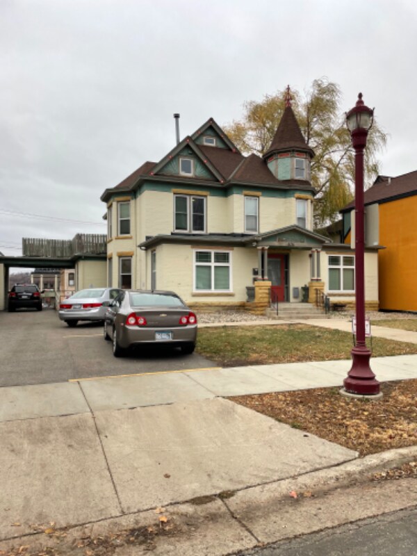 526 S 2nd St Unit 1, Mankato, MN 56001 Room for Rent in Mankato, MN