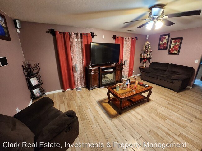 Building Photo - 3 br, 2 bath House - 7865 Welsh Drive