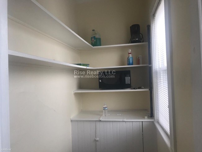 Building Photo - 5 br, 2 bath Apartment - 38 Cherokee St # 3