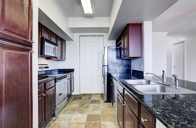Kitchen - 7575 Kirby Dr