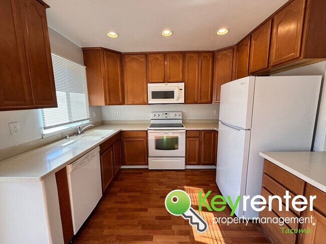 Building Photo - Stylishly Updated Lakewood Duplex Unit in ...