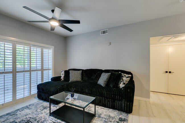 Building Photo - Stylish Fully Furnished 1BR Condo with Private Patio & Custom Closet